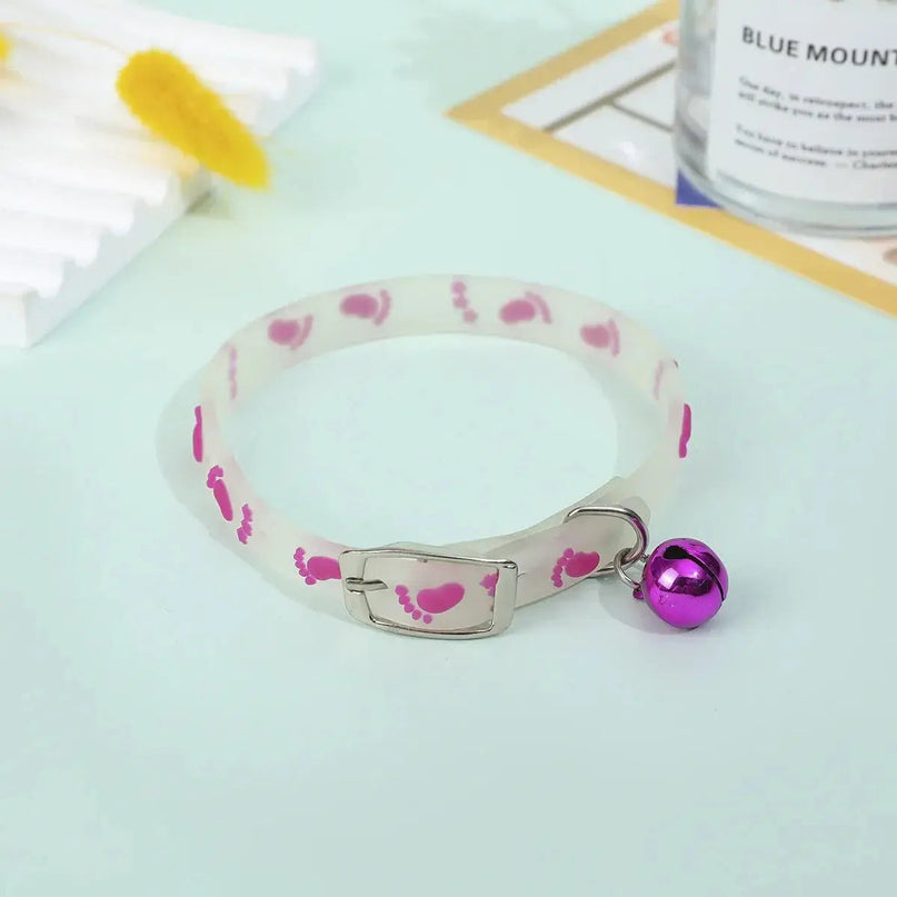 Collier pour Animaux Petits avec Grelot Violet et Empreintes Roses