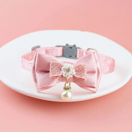 Collier Rose avec Nœud Papillon et Perle Suspendue