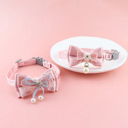 Collier Rose avec Nœud Papillon et Perle Suspendue