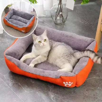 Lit rectangulaire pour chat avec bords relevés et intérieur doux en peluche