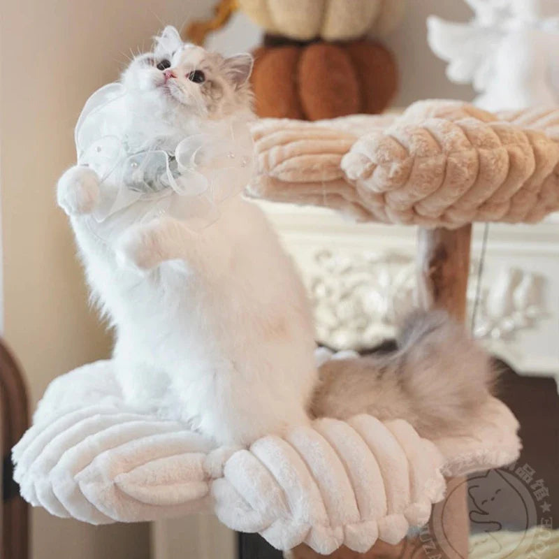 Arbre à chat design avec plateformes torsadées et tons pastel