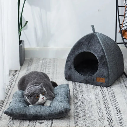 Abri Triangulaire Douillet pour Chat avec Intérieur Polaire