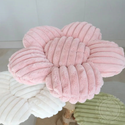 Arbre à chat design avec plateformes torsadées et tons pastel