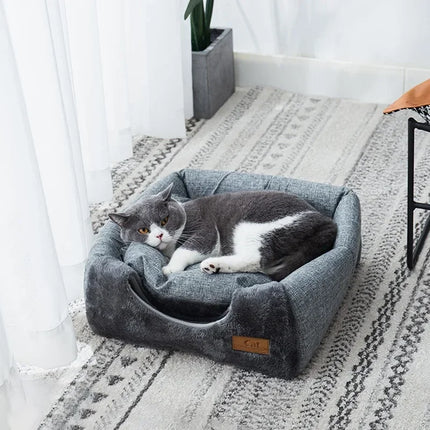 Abri Triangulaire Douillet pour Chat avec Intérieur Polaire