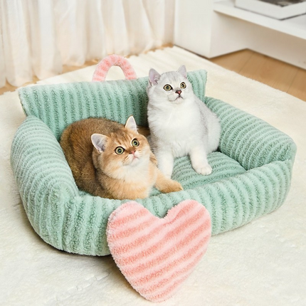 Panier Douillet pour Chats avec Coussin Vert et Cœur Rose