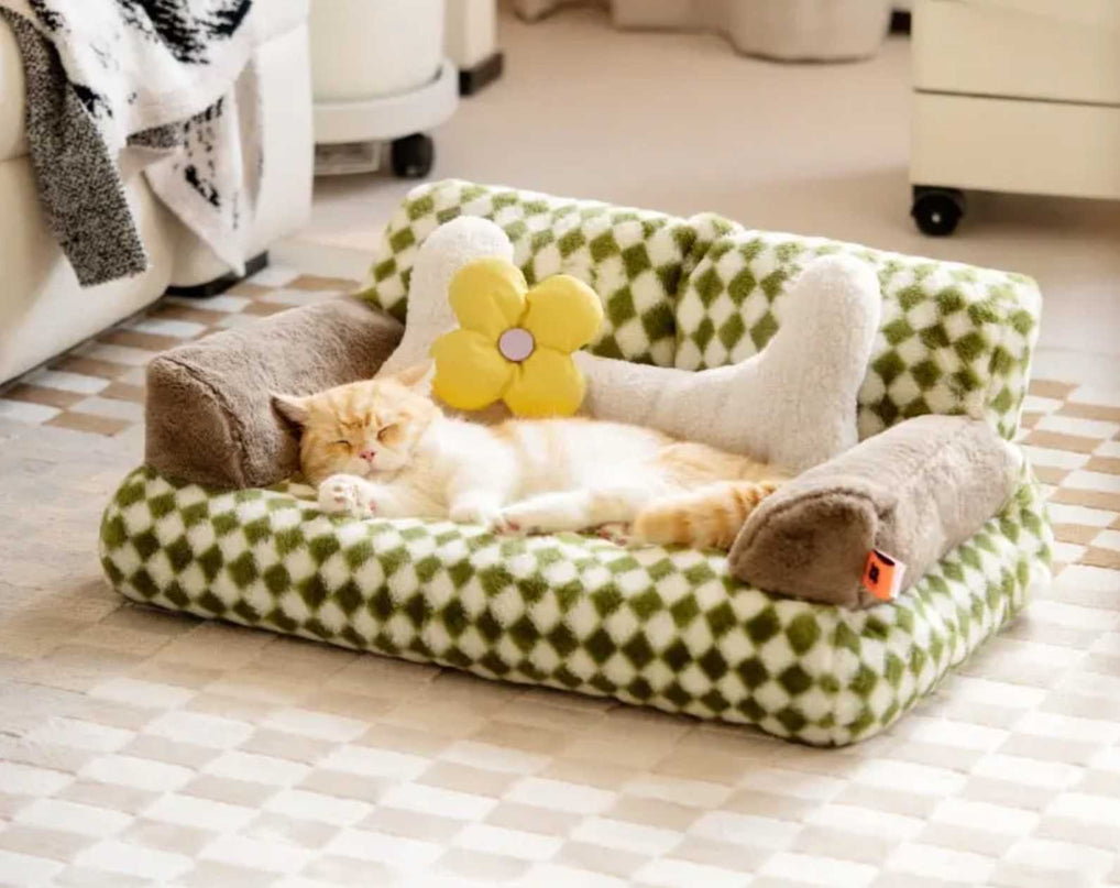 Lit pour chat à carreaux verts et blancs | Ambiance cosy et moelleuse