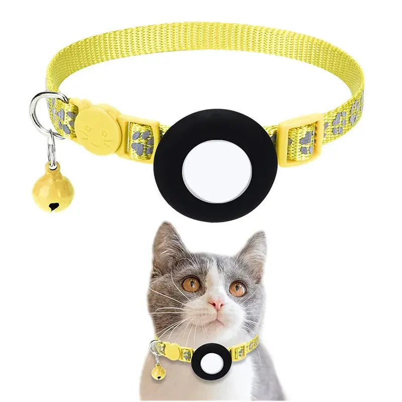 Collier Discret Noir avec Grelot et Médaillon Central