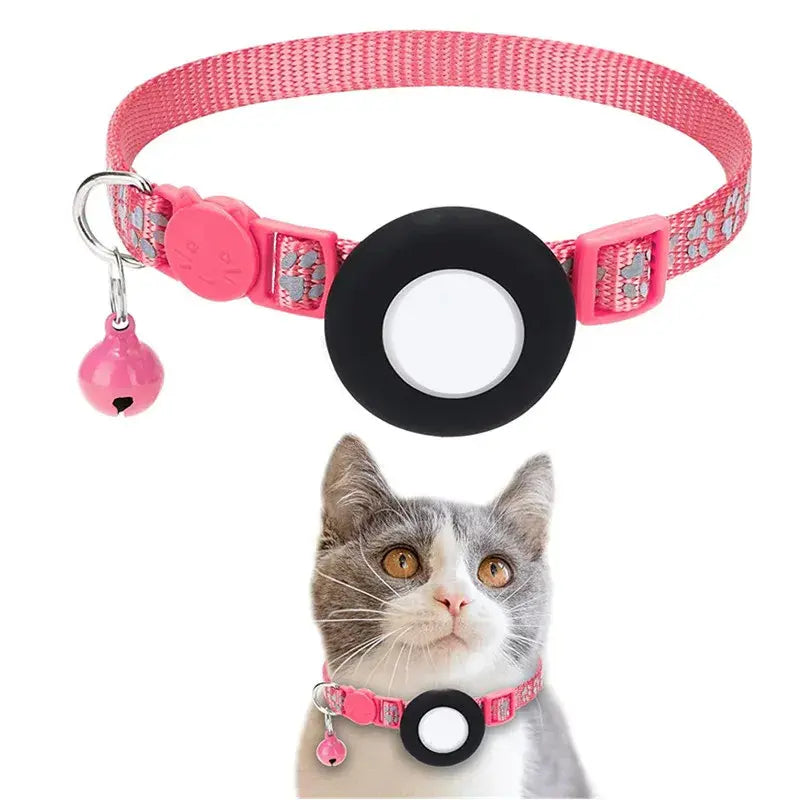 Collier Discret Noir avec Grelot et Médaillon Central