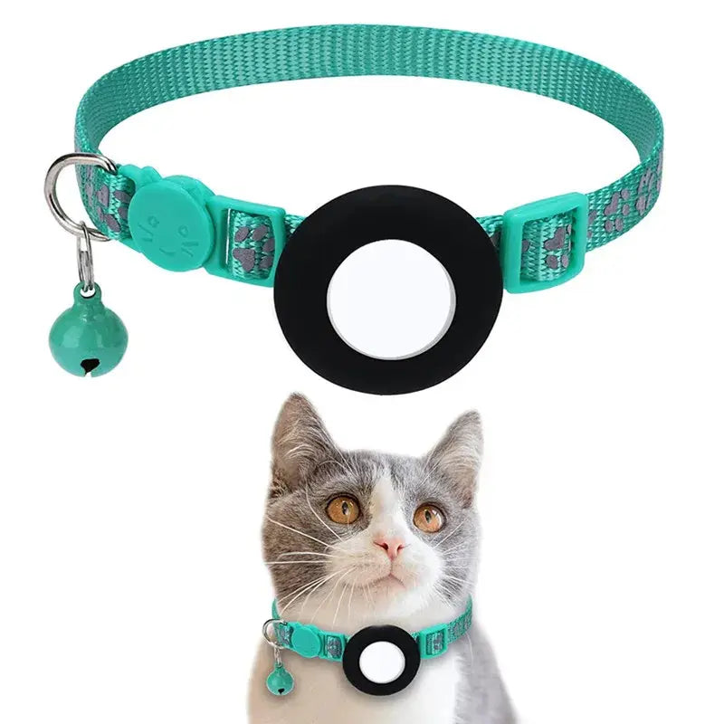 Collier Discret Noir avec Grelot et Médaillon Central