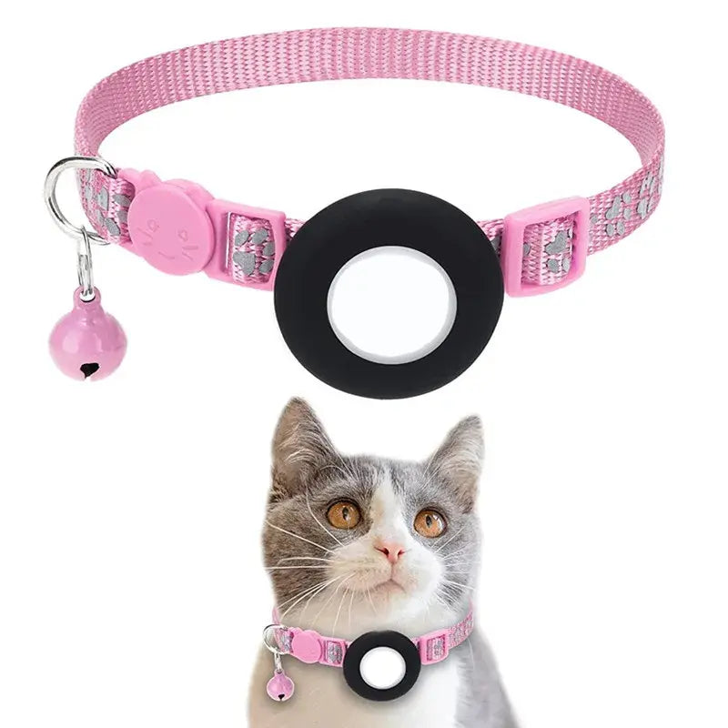 Collier Discret Noir avec Grelot et Médaillon Central
