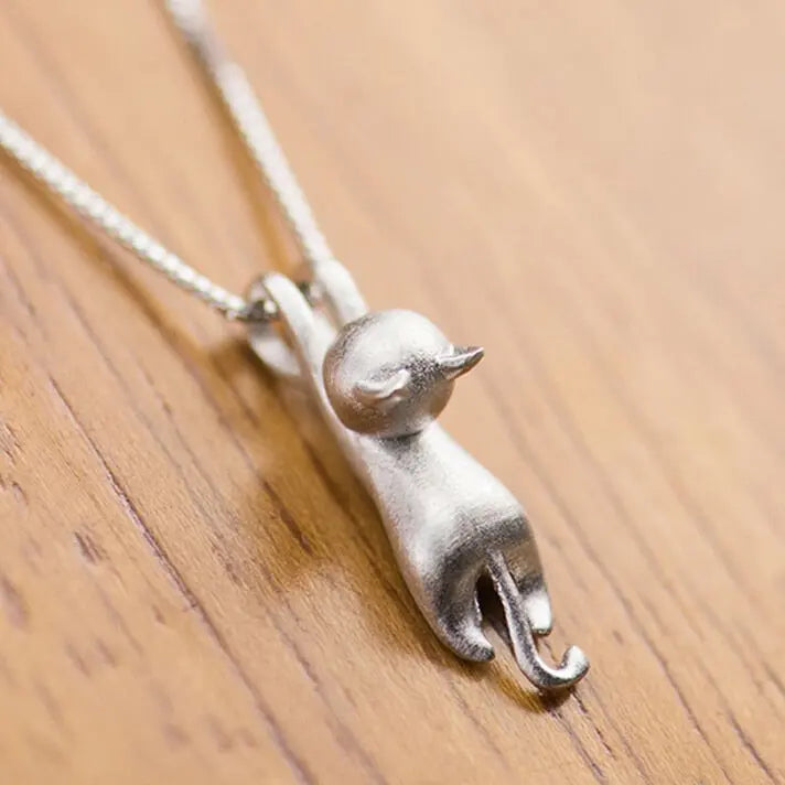 Pendentif Silhouette Féline Minimaliste Suspendu
