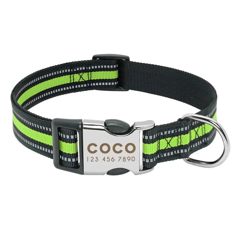 Collier personnalisé noir et bleu avec détails réfléchissants pour animaux