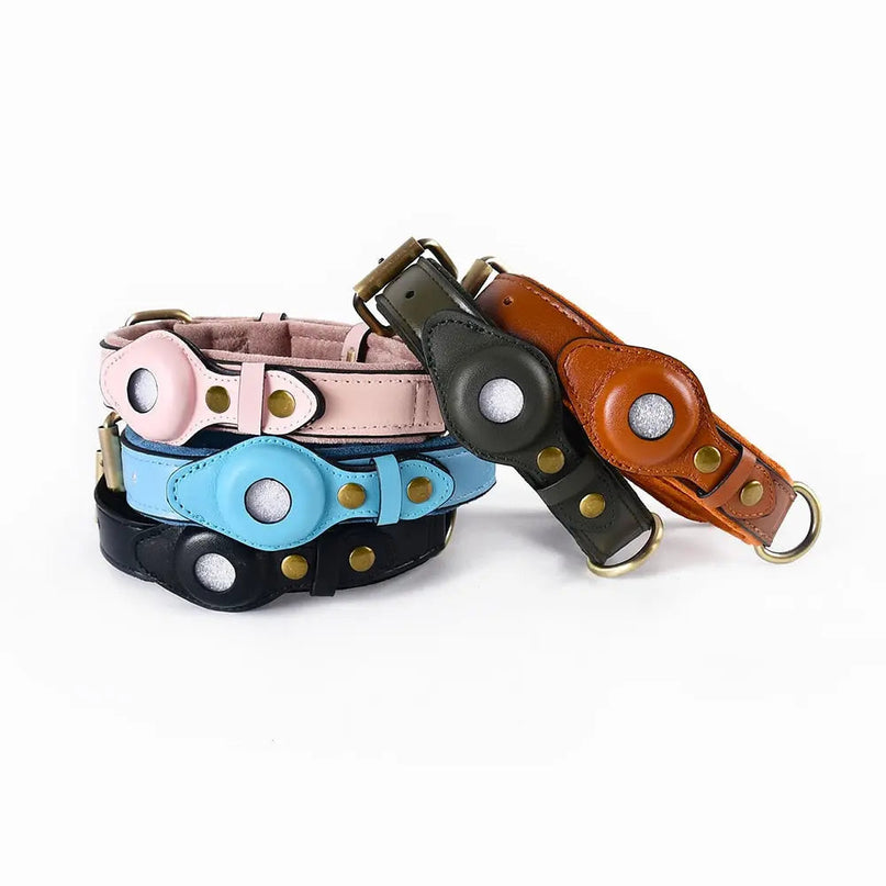 Collier noir moderne avec détails dorés et espace central