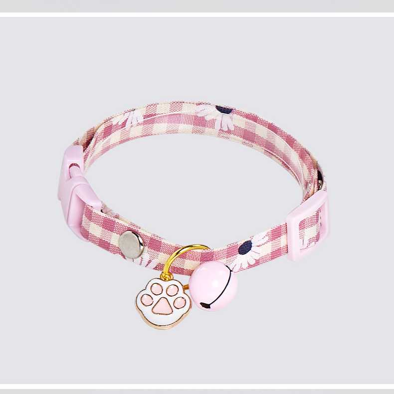 Collier Pastel Vichy Rose avec Pendentif Patte Doré