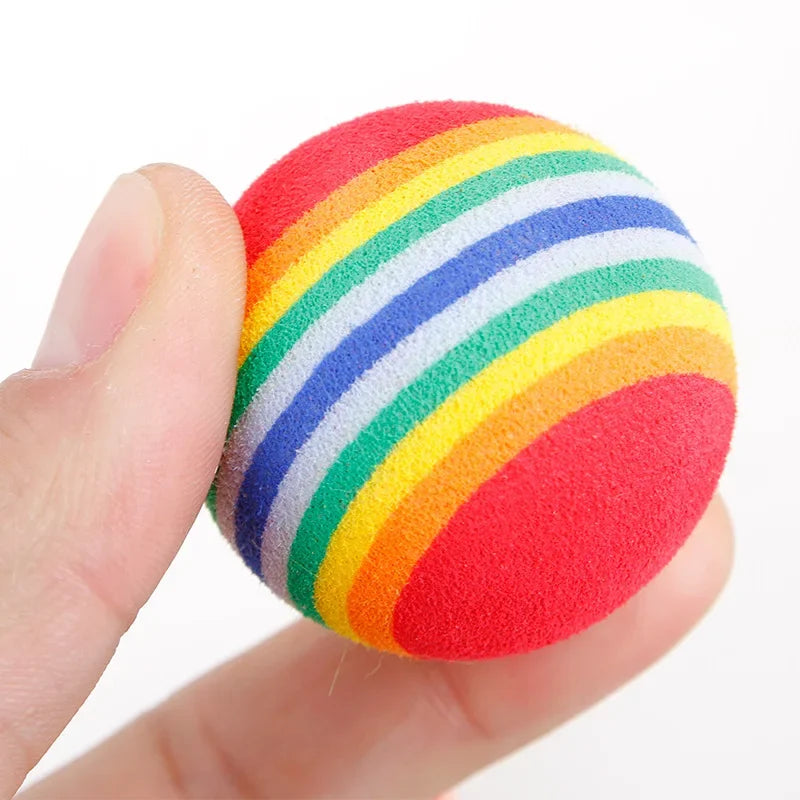 Petite balle arc-en-ciel ludique et compacte
