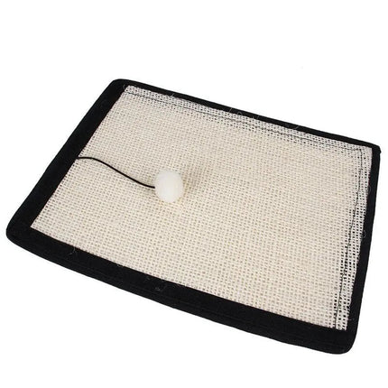 Surface ludique minimaliste pour chats avec jouet suspendu