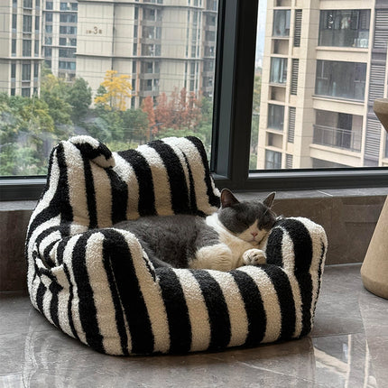 Fauteuil Rayé Noir et Blanc pour Chat Urbain | Modèle Douillet